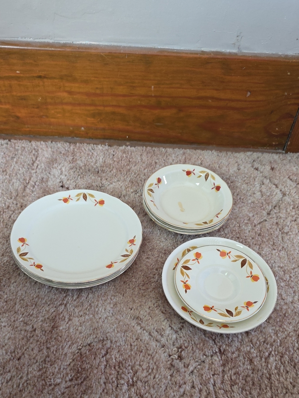 Jewel Tea Autumn Leaf Dinnerware Set